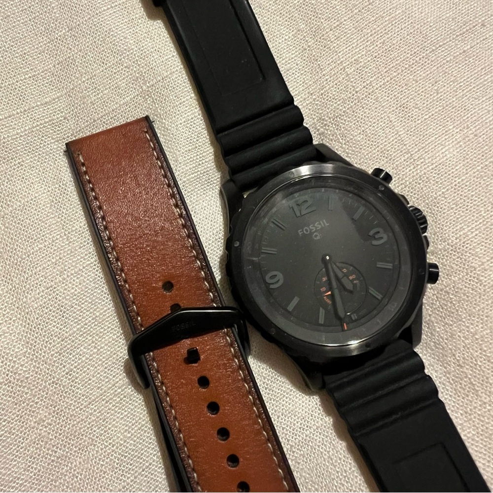 Fossil Hybrid Smartwatch NDV4A – Black w/ Extra Leather Strap